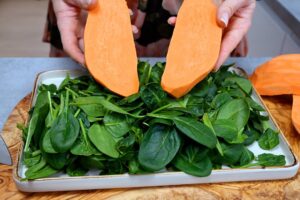 Lahodný recept zo sladkých zemiakov a špenátu