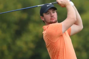 Požiarne hlásenie, časový posun a frustrácia pokazili Samovi Horsfieldovi nádeje...