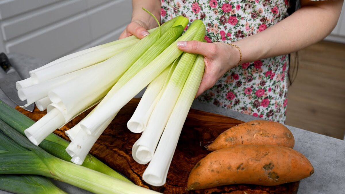 Moja babka mi ukázala nový spôsob varenia sladkých zemiakov s pórkom!