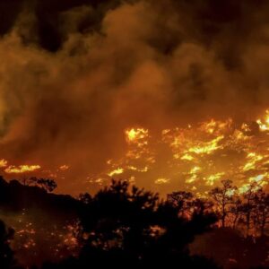 Požiar na ostrove Kréta: Evakuovať sa museli tri tisícky obyvateľov.