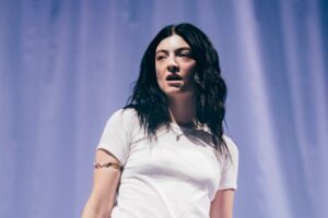 10 najviac Lorde znejúcich textov na albume ‚Virgin‘