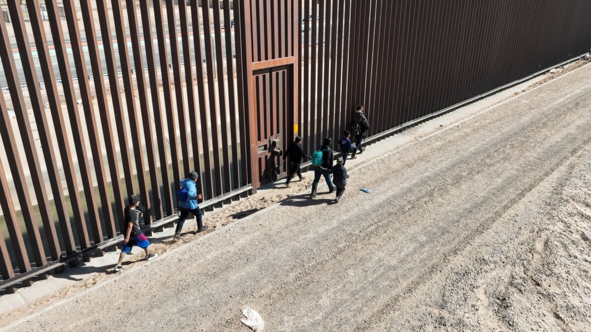 Sudca zrušil azylovú politiku Trumpa s odvolaním sa na porušenie imigračného zákona.