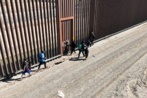 clean border getty images featuredimage wed jul 02 2025.jpg Sudca zrušil azylovú politiku Trumpa s odvolaním sa na porušenie imigračného zák...