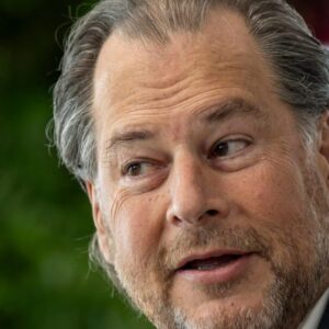 Nový šéfovský trend: Chváliť sa, že AI zvláda presne X% práce.