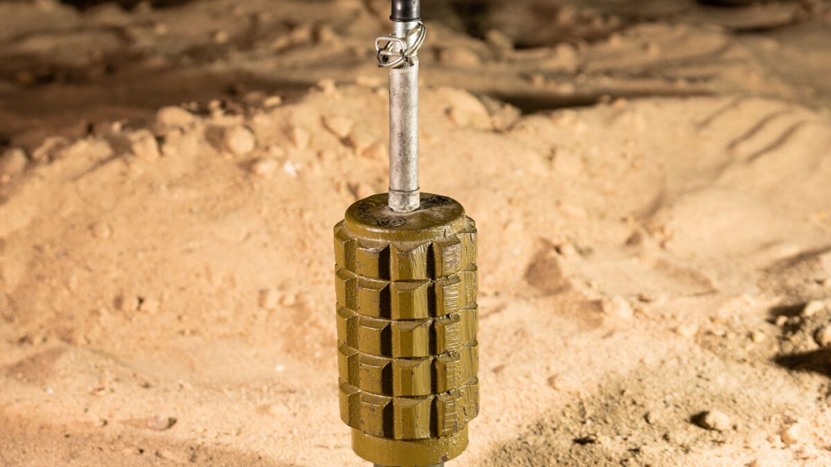 Päť krajín NATO vypúšťa zmluvu o protipěchotných minách kvôli Rusku.