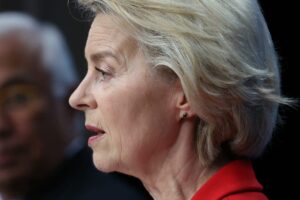 Von der Leyenová opäť naslúcha názorom nemeckého priemyslu v čase, keď sa blížia...