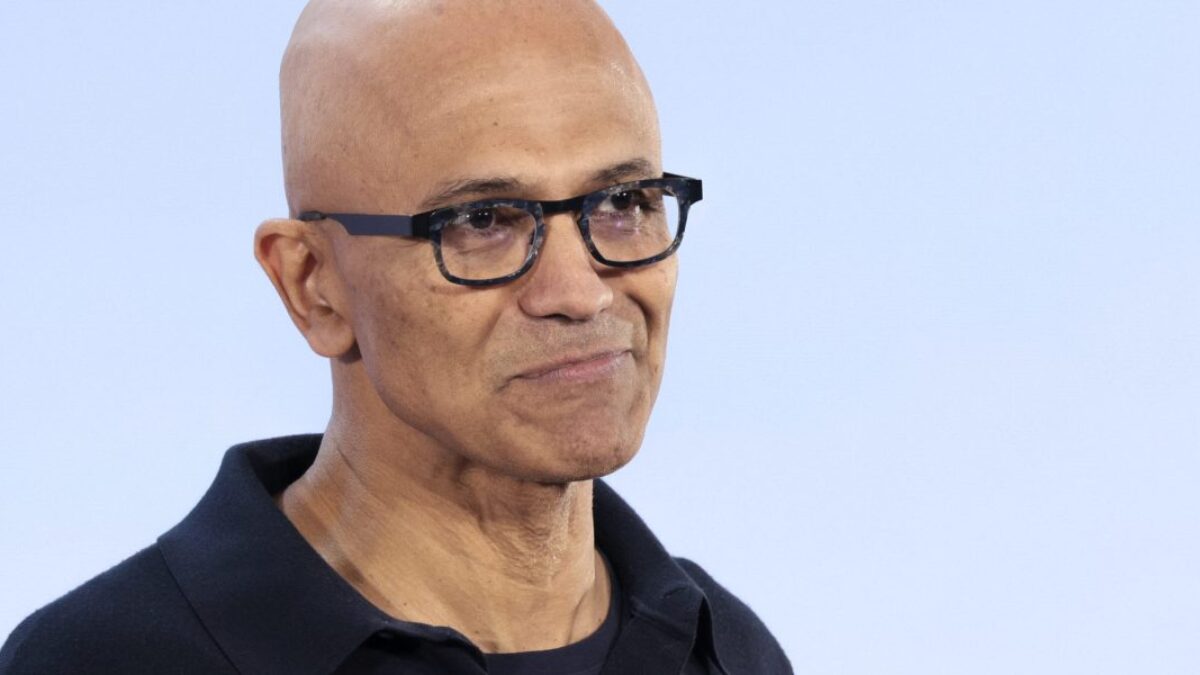 Microsoft prepúšťa 9 000 ľudí v dôsledku presmerovania na umelú inteligenciu, čím celkový počet prepustených zamestnancov tento rok dosahuje 15 000.