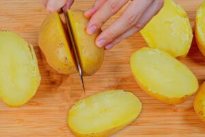 Nakrájajte zemiaky na pol! Iba 3 hlavné ingrediencie!