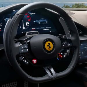 Ferrari pripúšťa, že urobilo chybu, keď odstránila skutočné tlačidlá.