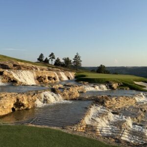 Cliffhangers at Big Cedar Golf je povinnosťou pre všetkých fanúšikov golfu kdeko...
