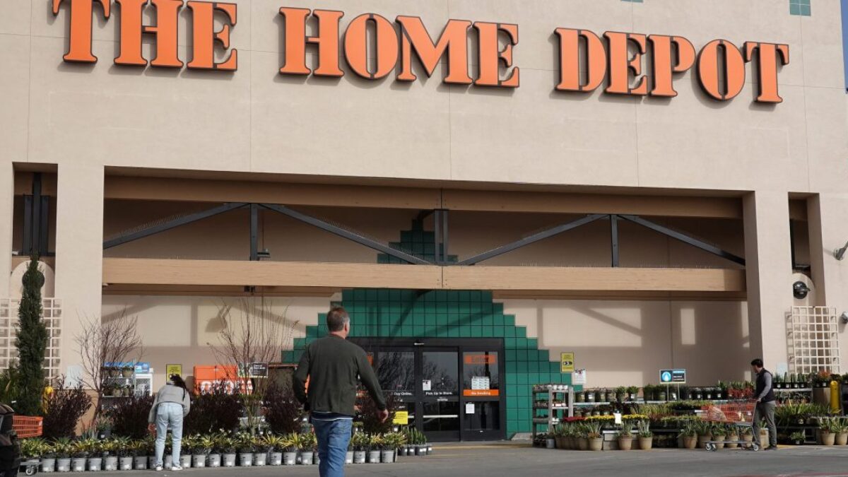 Dom Depot kúpil GMS, aby ovládol profesionálny trh, no možno preplatil sumou 4,3 miliardy dolárov.