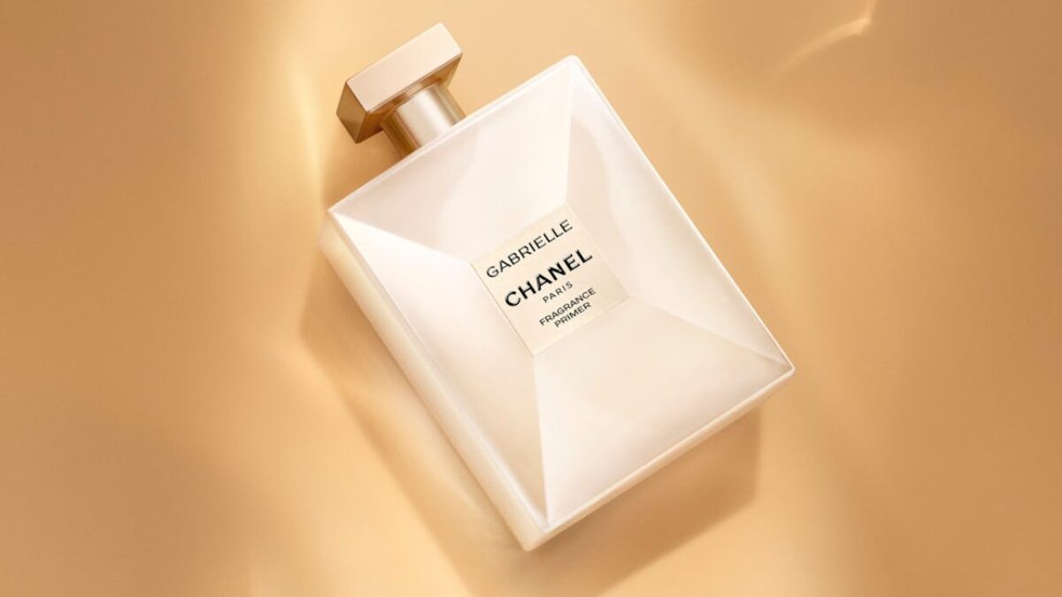 Chanel práve predstavil nový voňavkový produkt. Chanel práve predstavil nový voňavkový produkt.