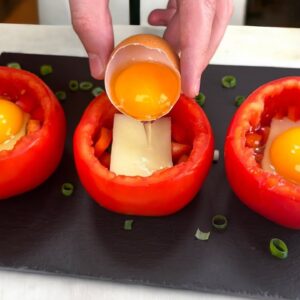 Paradajky a vajcia! 3 jednoduché, rýchle a chutné recepty na raňajky