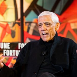 Investor z Silicon Valley Vinod Khosla predpokladá, že umeľá inteligencia nahrad...