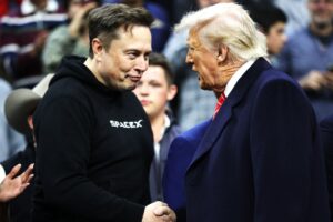 Trump naznačuje, že je otvorený vyhostiť Muska, keďže Musk hrozí nejakým nedefin...