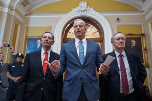 Senát USA schválil Trumpov „veľký a nádherný“ daňový balík zmien po burlivom cel...