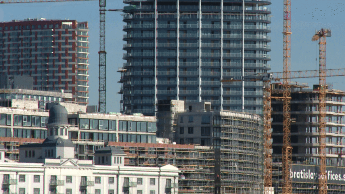 Hypotéky vo vhodnej výške budú ešte ťažšie získať