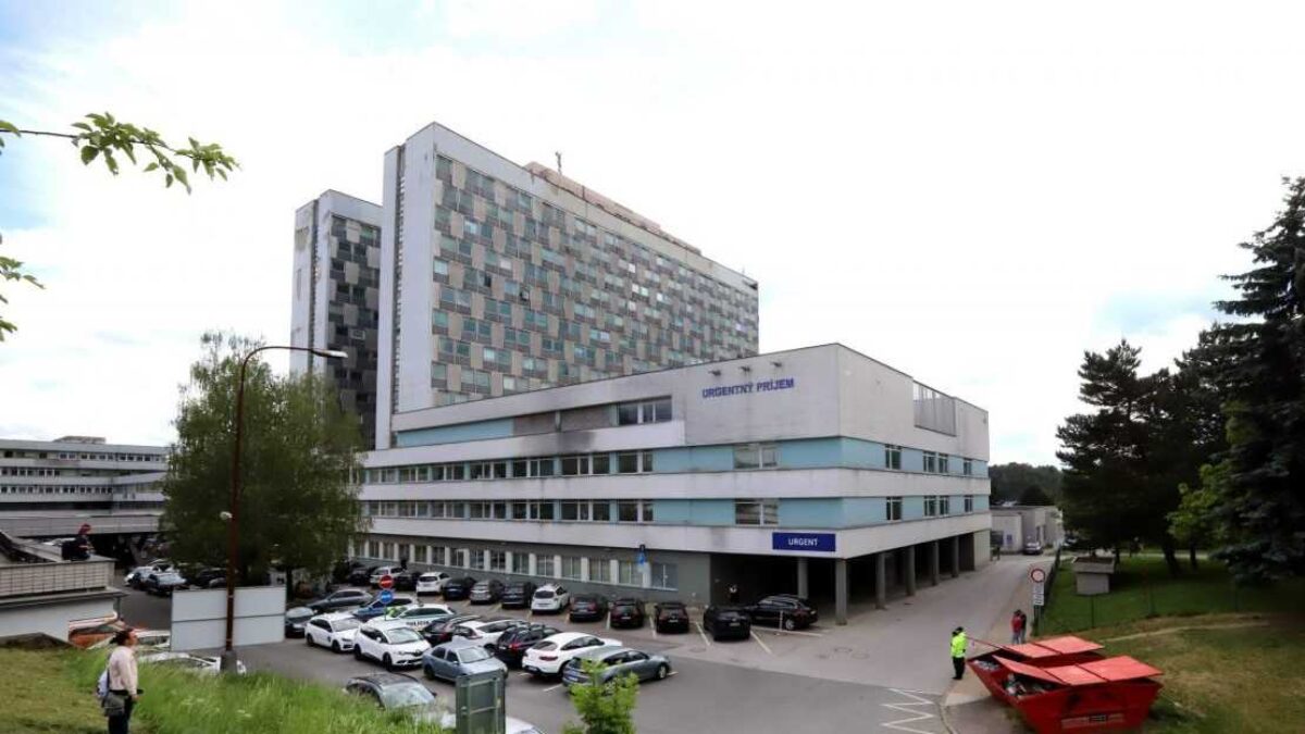 20240516 nemocnica bystrica 02043186 scaled e1716202814942.jpg Salmonela medzi zdravotníkmi v Rooseveltovej nemocnici