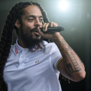 Bob Vylan vydali nové vyhlásenie potom, čo polícia začala trestné stíhanie kvôli...