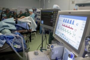 14april2025 operaci urologia 7122873 scaled e1751367063239.jpg Microsoft AI predčí lekárov v diagnostike