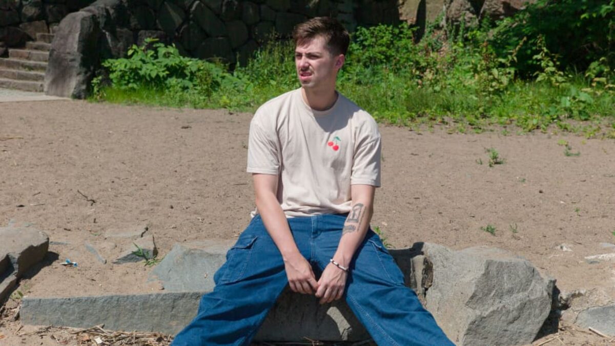 Evan Kreutz tvorí hudbu pre vaše chvíle pri otvorených oknách.