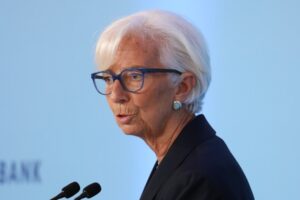 Šéf Európskej centrálnej banky očakáva volatilnejšiu infláciu so zvyšujúcou sa g...