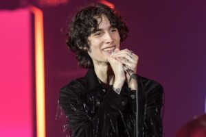 sombr naozaj chce pracovať s Billie Eilish.