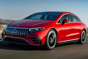 Futuristický dizajn EQS škodí predajom.