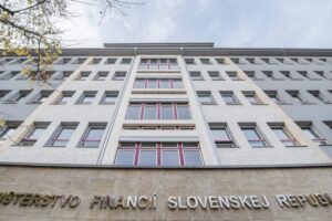 Štátne hospodárstvo v prvom polroku medziročne posilnelo