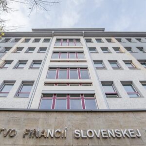 Štátne hospodárstvo v prvom polroku medziročne posilnelo