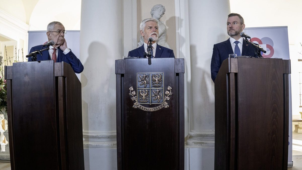 Slovensko prevzalo ročné predsedníctvo Slavkovského formátu