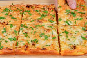 Lepšie ako pizza! Len nastrúhaj zemiaky na rýchlu večeru!