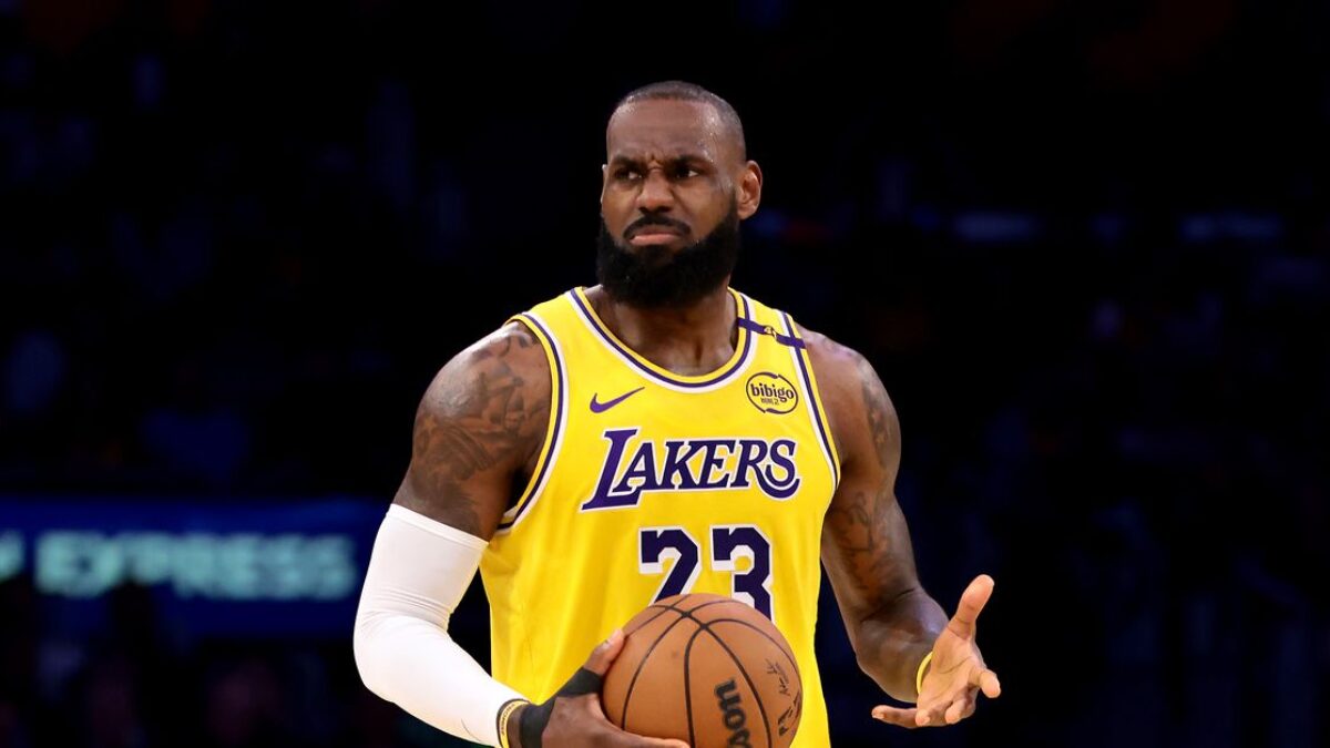 NBA sledovač voľných hráčov: Každý kontrakt a výmena v lete 2025 na jednom mieste.