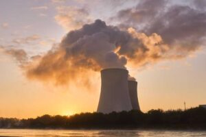 Pre horúčavy vo Francúzsku museli odstaviť jadrovú elektráreň