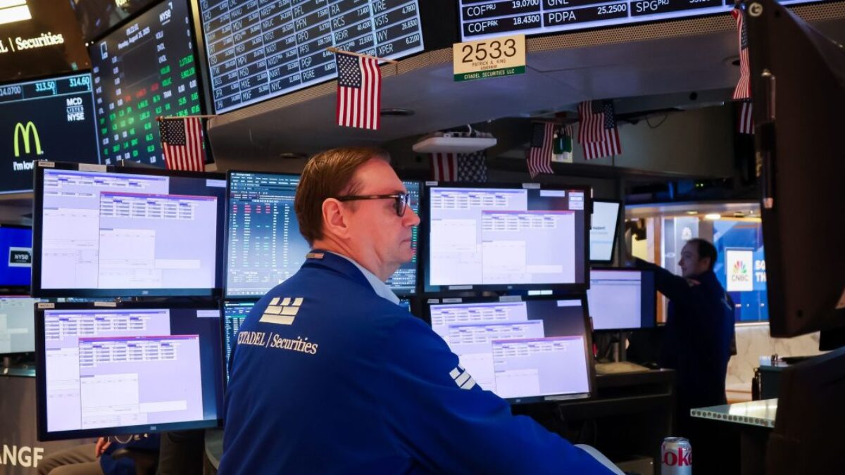 GettyImages-2231344310-e1756652361550.jpg Osud akciového trhu závisí od nasledujúcich 14 obchodných seáns.