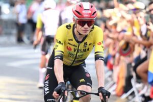 Na Vuelte kraľujú Severania, Vingegaard víťazom etapy, útok na pozíciu lídra