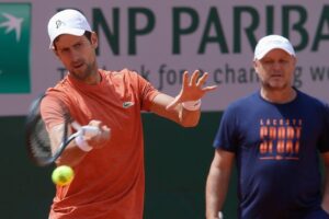 <strong>Nový názov:</strong>
Neuveriteľný Djokovič, chváli ho súper. Spomína aj ...