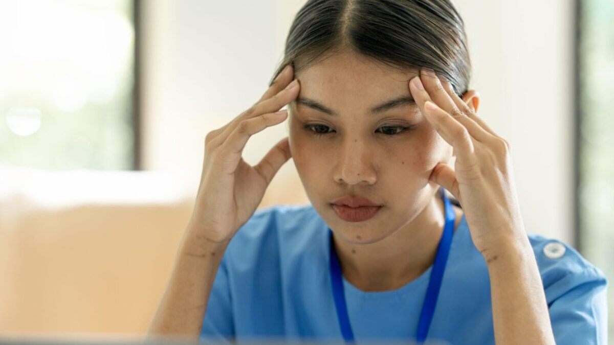 GettyImages-2156101651-e1756379441412.jpg Generácia Z si vyhliada „bezpečné“ pracovné miesta v zdravotníctve, aby ich ochránila pred umelou inteligenciou, no chiropraktici, lekári a záchranári sú najmenej spokojní pracovníci.