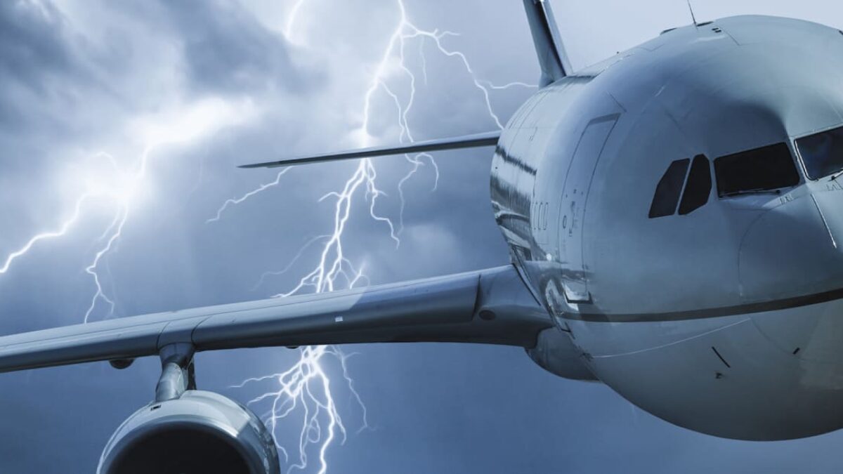 Najhoršie letecké trasy: Tudy by ste nemali lietať, ak nenávidíte turbulencie
