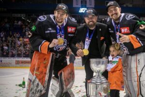 Slovák vychováva talenty pre NHL, teraz sa zameriava na brankára zo Slovenska.