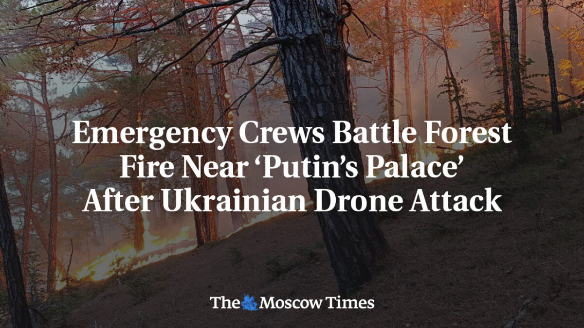 Záchranné zložky bojujú s lesným požiarom pri „Putin палаці“ po ukrajinskom útoku dronom