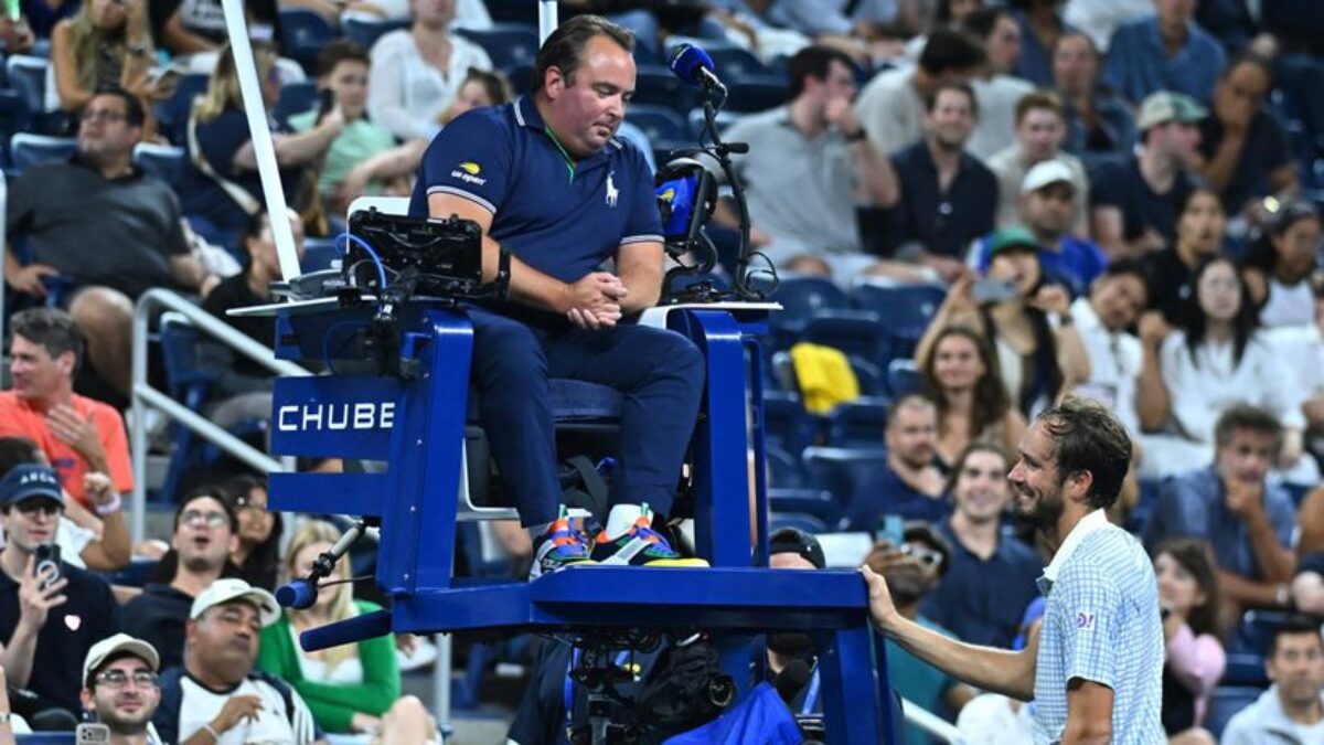 Ruská hviezda dostala mastnú pokutu za hádku, zničenie rakety a bučanie divákov