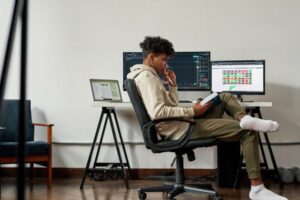 GettyImages-1338900461-e1756374449608.jpg Podľa štúdie JPMorgan investuje generácia Z teraz šesťkrát častejšie ako v roku ...