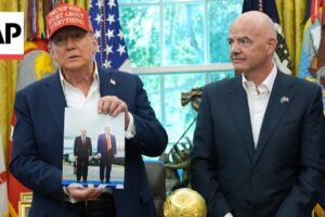 Trump drží fotografiu, ktorú mu poslal Putin: „Podpíšem mu ju“