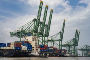 Americké clá na indický tovar sú teraz 50 %, čo je úroveň, pred ktorou analytici...