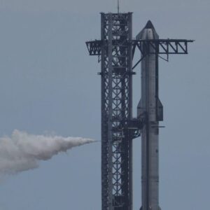 Najväčšia raketa sveta od SpaceX má za sebou úspešný let.