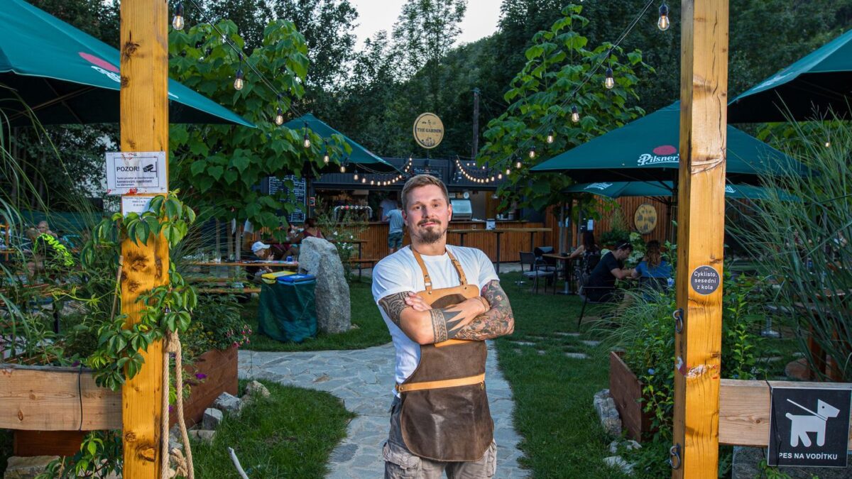 Fantastická štvorka a sladká bodka. Bistro so záhradou má atmosféru, Fantastická štvorka a sladká bodka. Bistro so záhradou má atmosféru, čo sa nedá kúpiť.