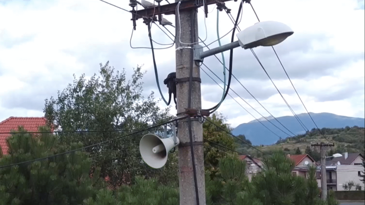 Hlásateľov miestneho rozhlasu nahradí umelá inteligencia.