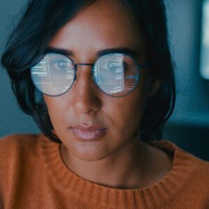 Priekopnícka štúdia Stanfordu: Umelá inteligencia začína mať „výrazný a neúmerný...