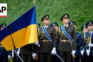 Zelenskyj sa zúčastňuje na ceremónii Dňa štátnej vlajky Ukrajiny